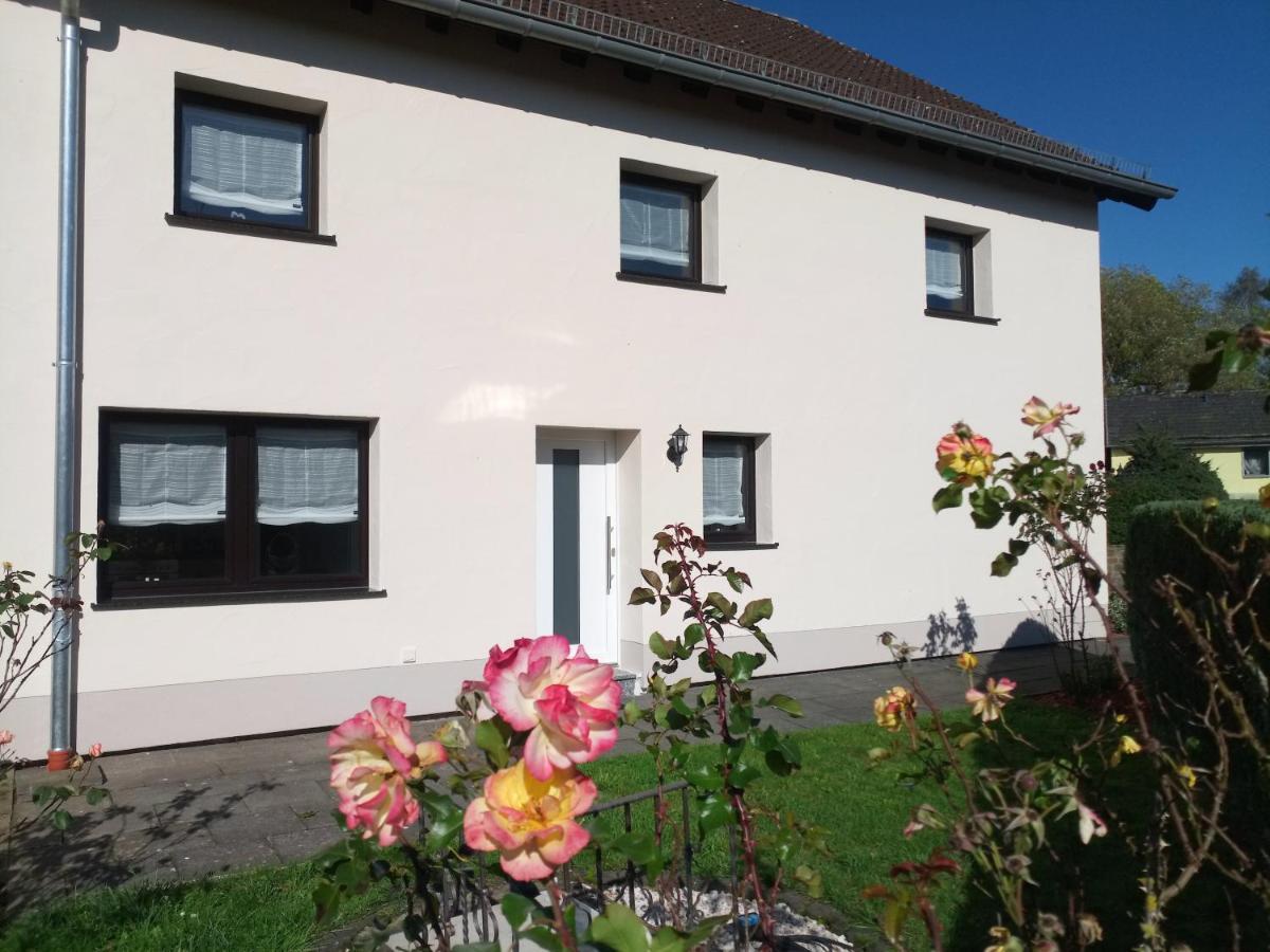 Zum Rosenhuegel Villa Hellenthal Exteriör bild